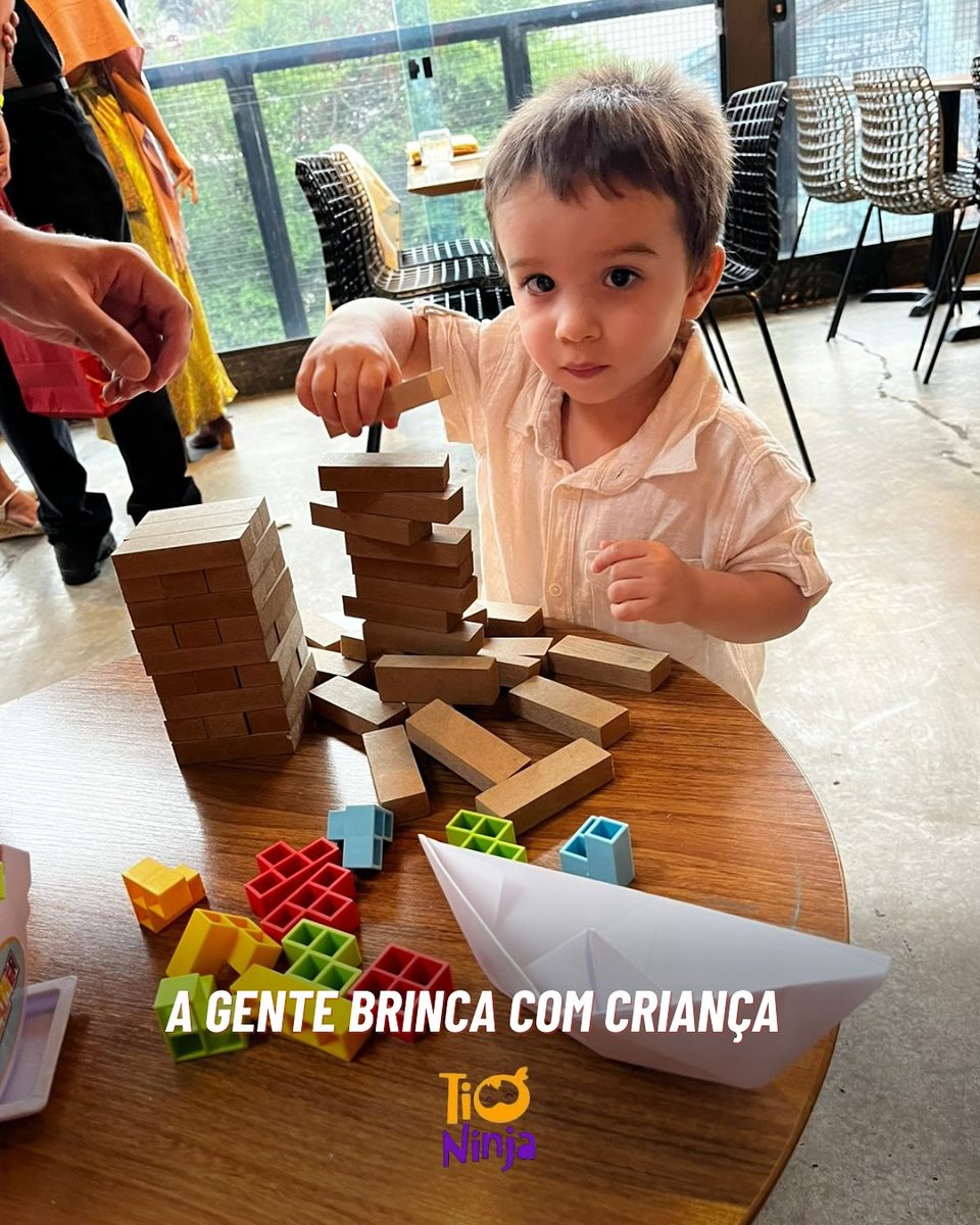 Jogos de mesa — gerações brincando juntas